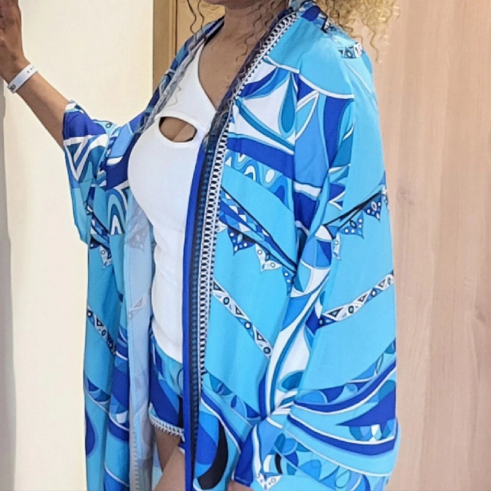 Summer ready sets. (shorts+kimono) (shorts+top) Pairs weĺl with heels. $20 ea.